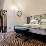 Dwor Prezydencki Boutique &
