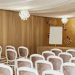 Dwor Prezydencki Boutique &