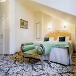 Dwor Prezydencki Boutique & 5*