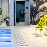 Dwor Prezydencki Boutique & 5* Zgłobice