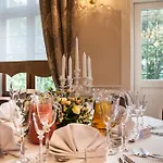 Dwor Prezydencki Boutique & 5* ズグウォビツェ