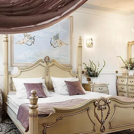 Dwor Prezydencki Boutique & Otel 5*