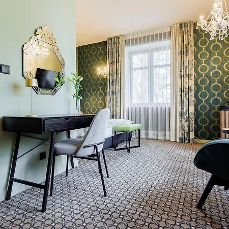 Dwor Prezydencki Boutique & 5* Zgłobice