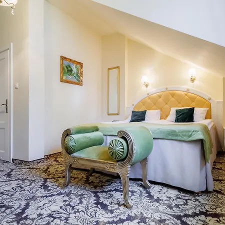 Dwor Prezydencki Boutique & Otel Zgłobice