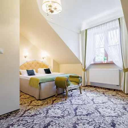 Dwor Prezydencki Boutique & Zgłobice