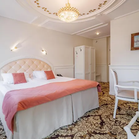 Dwor Prezydencki Boutique & 5* Zgłobice