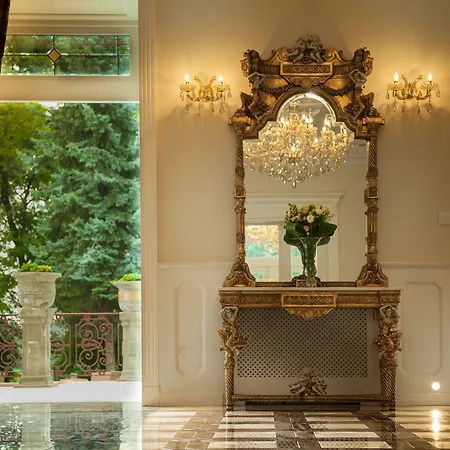 Dwor Prezydencki Boutique & 5*