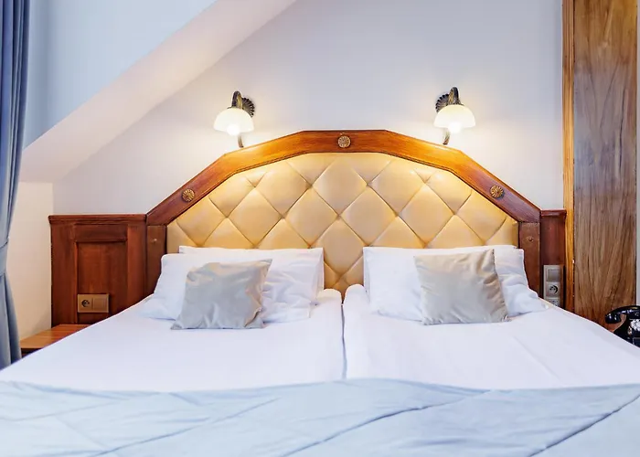 Dwor Prezydencki Boutique & Zglobice