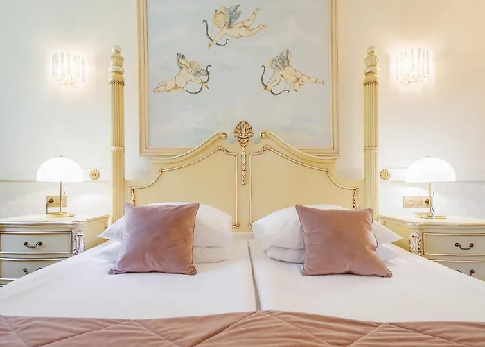 Hotel Dwor Prezydencki 5*